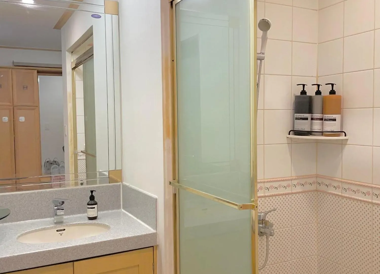 New, 1-Minute Walk From Hongdae Entrance Station, Great Namsan Tower View Apartment Seoul 0*,